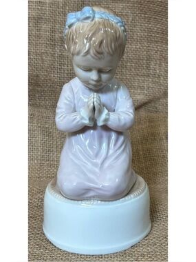 Vintage Roman Praying Girl Child Stationary Music Box Wind Up Brahams Lullaby